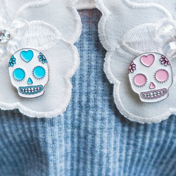 Pink Sugar Skull Enamel Pin - Picture 3 of 3